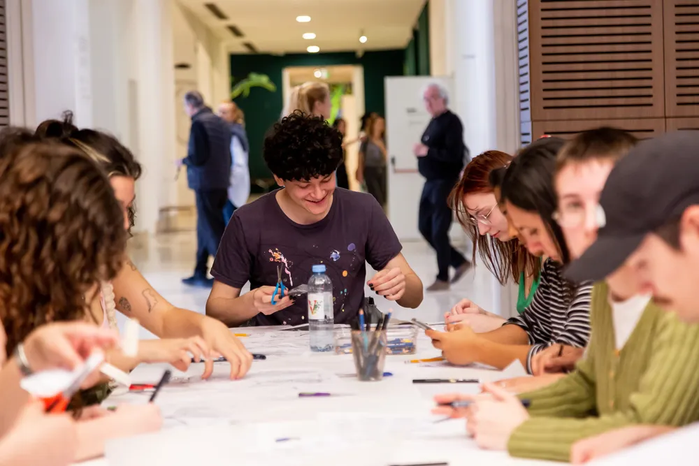 Museo Moderno talleres adolescentes